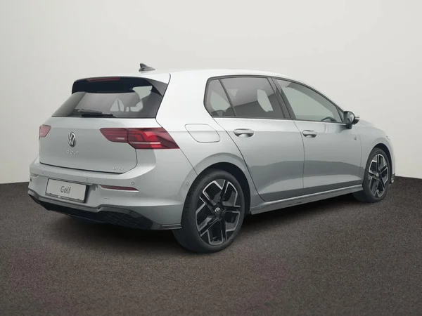 VOLKSWAGEN Golf VIII (2026) — foto 3 van 10
