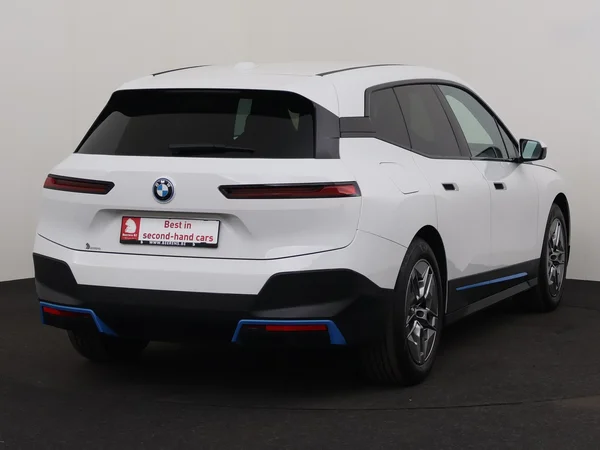 BMW iX (2022) — foto 23 van 32
