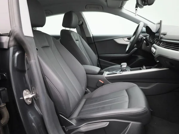 Audi A5 (2021) — foto 30 van 43