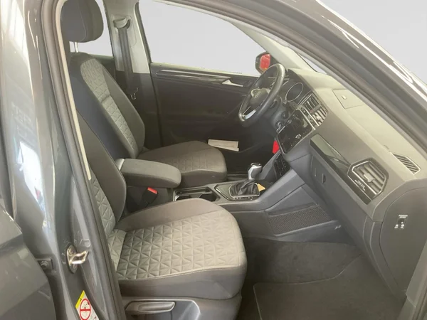 VOLKSWAGEN Tiguan (2022) — foto 8 van 20