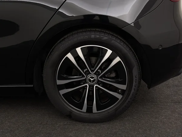 MercedesBenz A 180 (2024) — foto 7 van 28