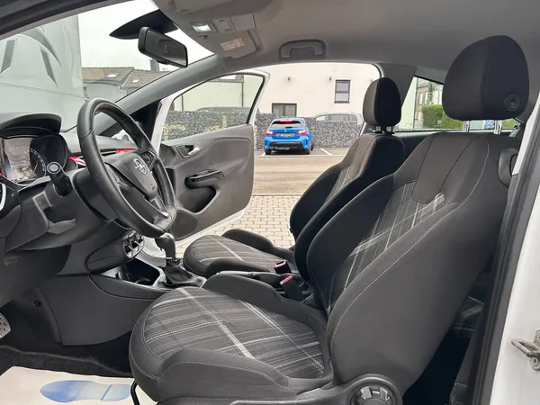 Opel Corsa (2015) — foto 14 van 16