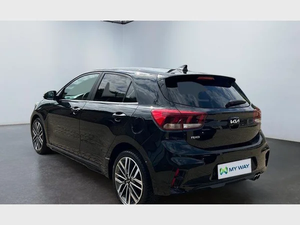 Kia RIO (2022) — foto 22 van 25