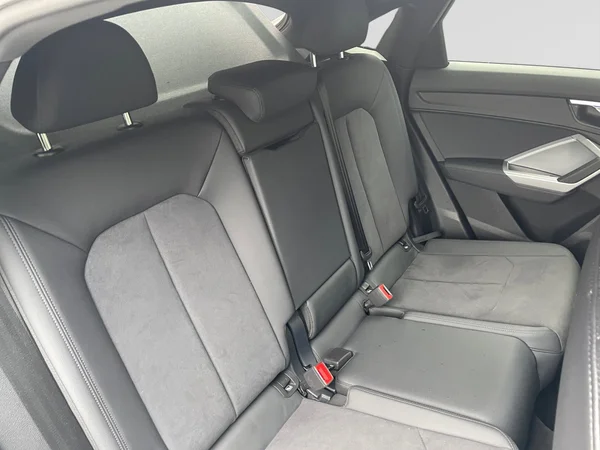 AUDI Q3 Sportback (2024) — foto 9 van 21
