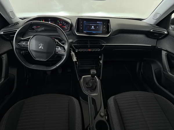 PEUGEOT 2008 (2021) — foto 26 van 26