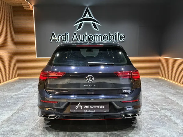 Volkswagen Golf (2022) — foto 26 van 29