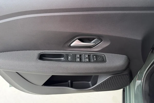 Dacia Sandero Stepway (2024) — foto 7 van 17