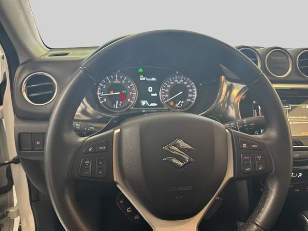 Suzuki Grand Vitara (2024) — foto 2 van 19