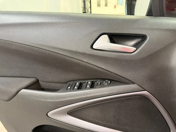 Opel Crossland (2022) — foto 10 van 30