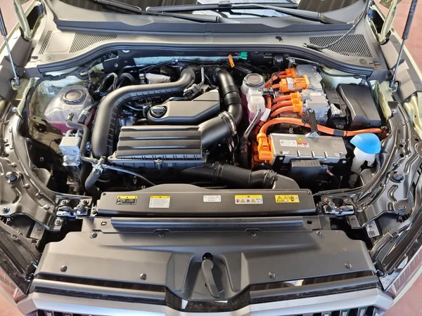 SKODA Superb Combi PHEV (2025) — foto 14 van 16