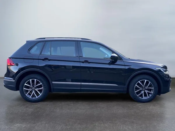 VOLKSWAGEN Tiguan (2022) — foto 29 van 30