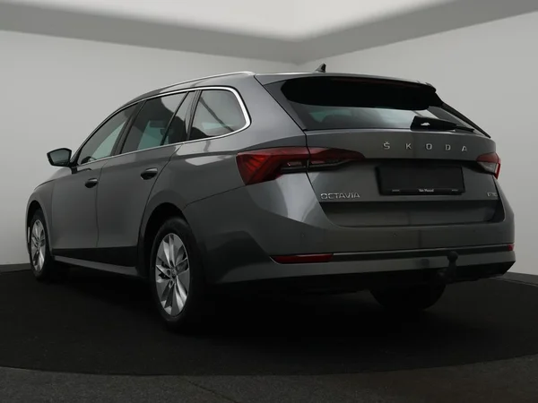 SKODA Octavia Combi (2024) — foto 24 van 24