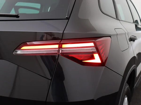 SKODA Karoq (2024) — foto 7 van 18