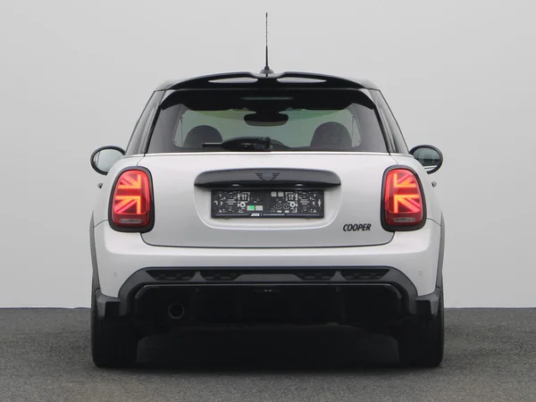 MINI Mini 5 Doors (F55 LCI II) (2022) — foto 15 van 18