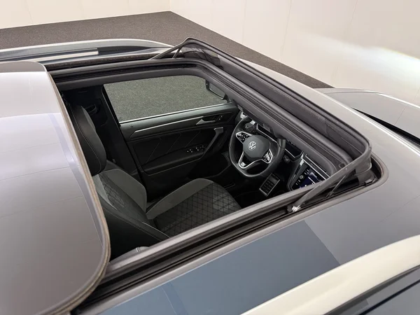 VOLKSWAGEN Tiguan (2023) — foto 26 van 33