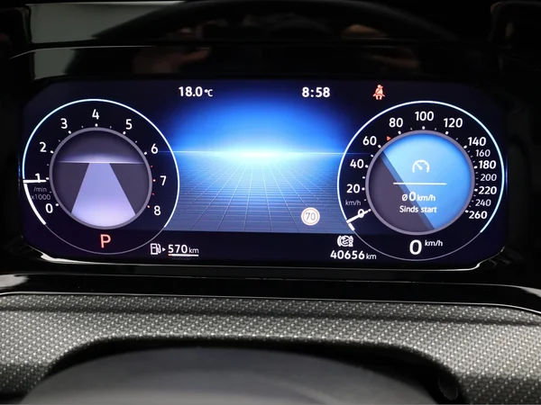 VOLKSWAGEN Golf VIII (2024) — foto 13 van 21