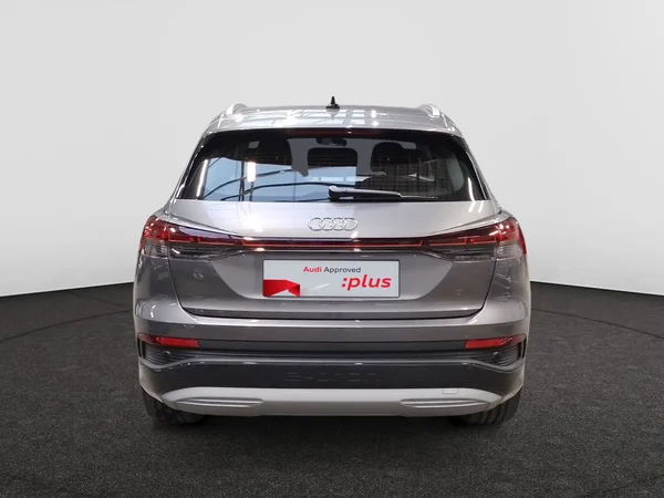 AUDI Q4 e-tron (2025) — foto 15 van 16