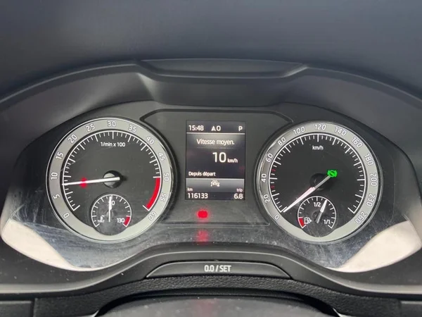 SKODA Karoq Dsl (2021) — foto 13 van 31