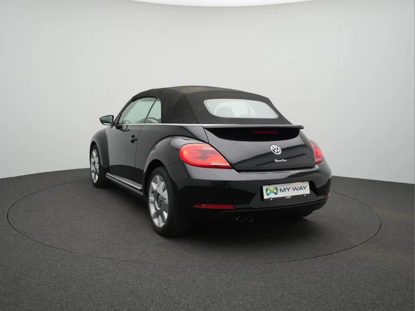 VOLKSWAGEN Beetle Cabriolet (2015) — foto 39 van 39