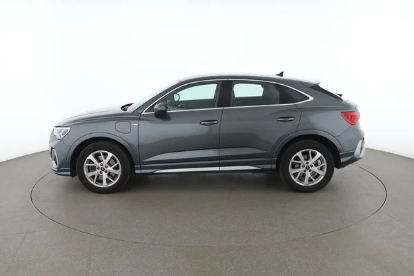 Audi Q3 (2023) — foto 9 van 16