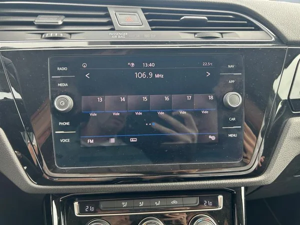VOLKSWAGEN Touran (2020) — foto 8 van 33