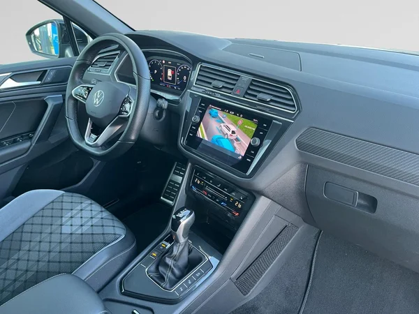 VOLKSWAGEN Tiguan (2023) — foto 22 van 24