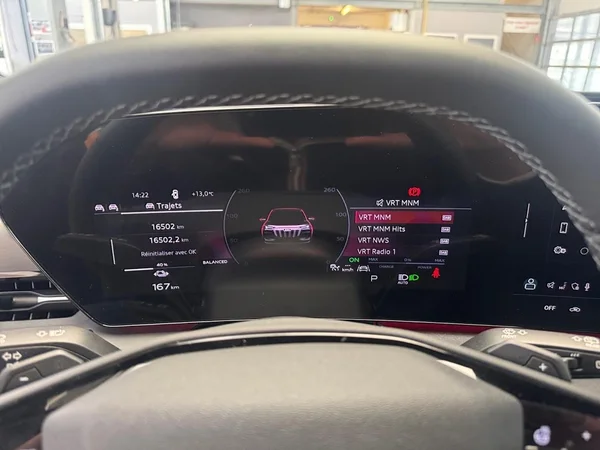 AUDI Q6 e-tron (2026) — foto 17 van 18