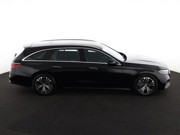 MERCEDES E 220 (2024) — foto 25 van 29