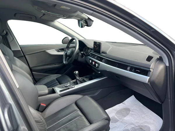 AUDI A4 SW (2017) — foto 14 van 24