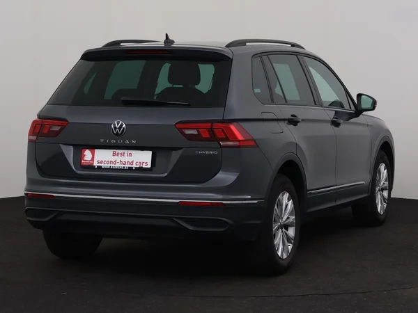 VOLKSWAGEN Tiguan (2022) — foto 23 van 29