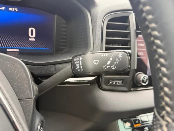 SKODA Karoq Dsl (2022) — foto 8 van 32