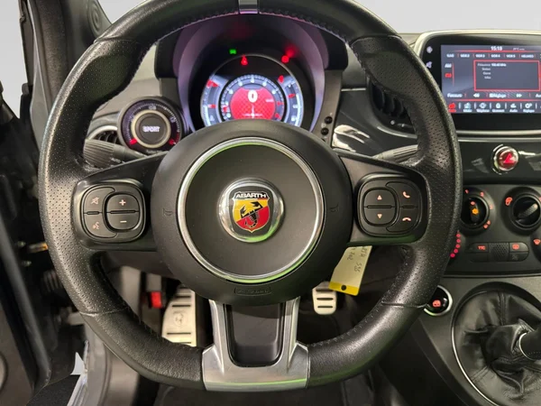 ABARTH 595 (2020) — foto 4 van 24