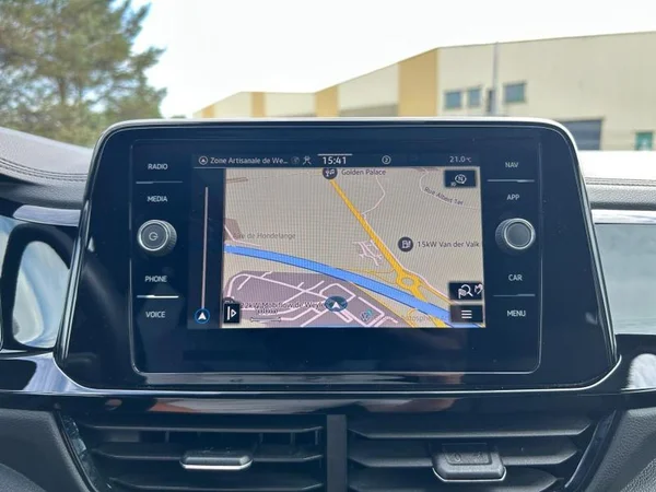 VOLKSWAGEN T-Roc Dsl (2023) — foto 8 van 31
