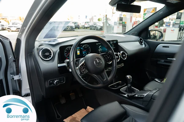 Mercedes-Benz B-180 (2022) — foto 25 van 41