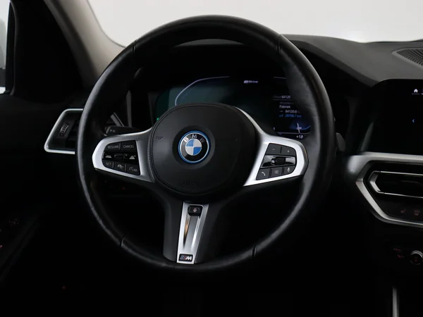 BMW 330 (2022) — foto 14 van 34