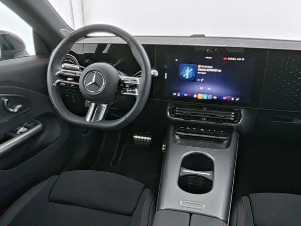 Mercedes-Benz CLA (2025) — foto 7 van 11