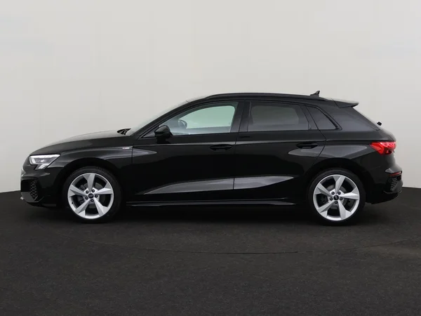 AUDI A3 Sportback (2024) — foto 12 van 17