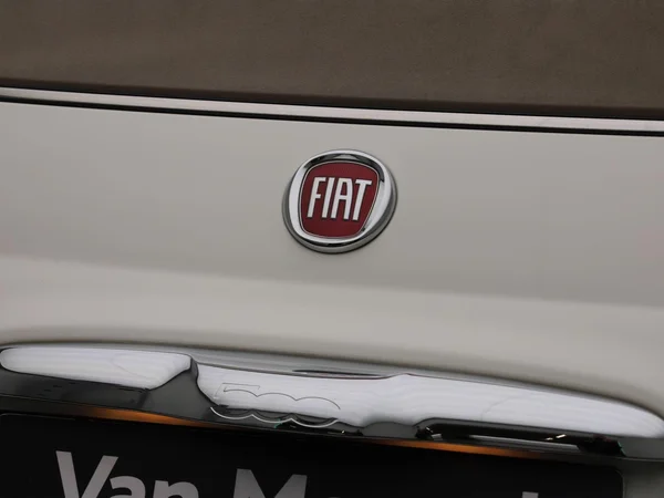 Fiat 500C (2023) — foto 35 van 40
