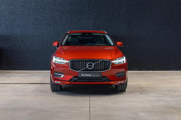 Volvo XC60 (2019) — foto 12 van 44