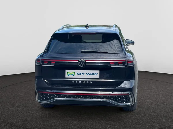 VOLKSWAGEN Tiguan (2024) — foto 9 van 20