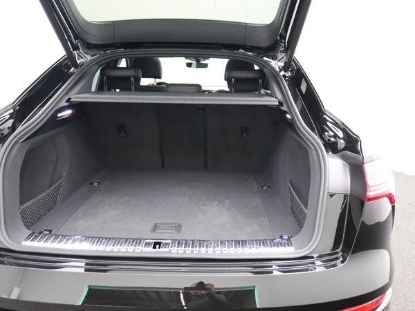 AUDI Q8 e-tron Sportback (2024) — foto 5 van 31