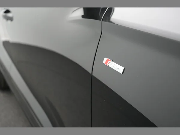 AUDI Q6 e-tron (2025) — foto 7 van 46
