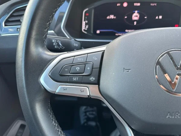 VOLKSWAGEN Tiguan Dsl (2023) — foto 4 van 35