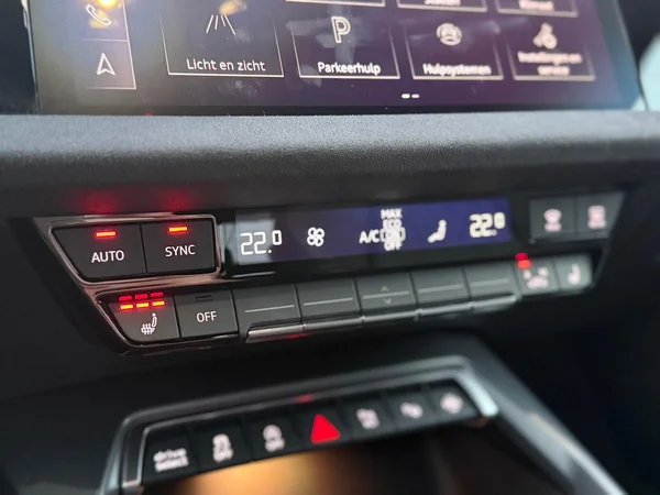 AUDI A3 Alltstreet (2024) — foto 25 van 32