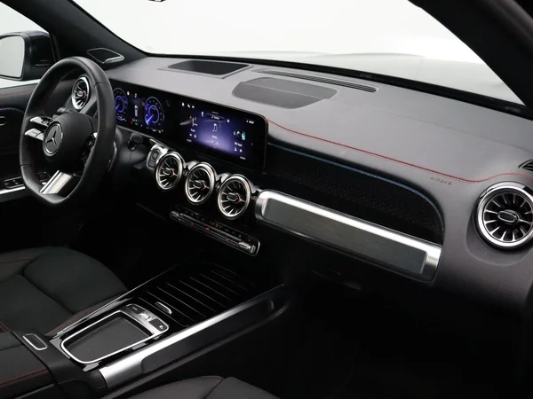 Mercedes-Benz EQB (2026) — foto 25 van 34