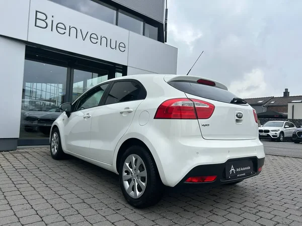 Kia Rio (2013) — foto 15 van 18