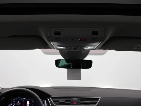 Škoda Superb (2024) — foto 20 van 34