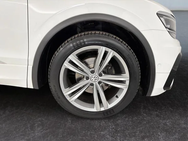 VOLKSWAGEN Tiguan Dsl (2019) — foto 26 van 26