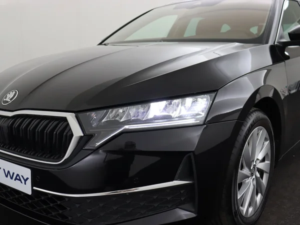 SKODA Octavia Combi (2025) — foto 10 van 20