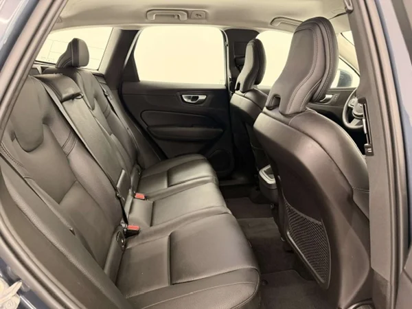 Volvo XC60 (2024) — foto 3 van 20